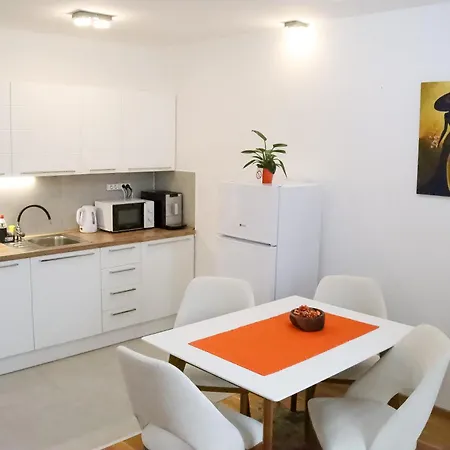 Apartment Rea 2